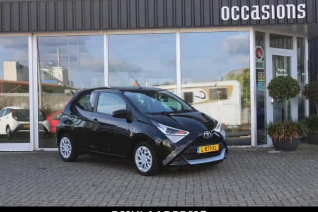 Toyota Aygo (2021) thumbnail 1