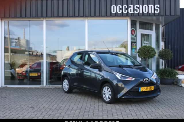 Toyota Aygo (2021) thumbnail 1