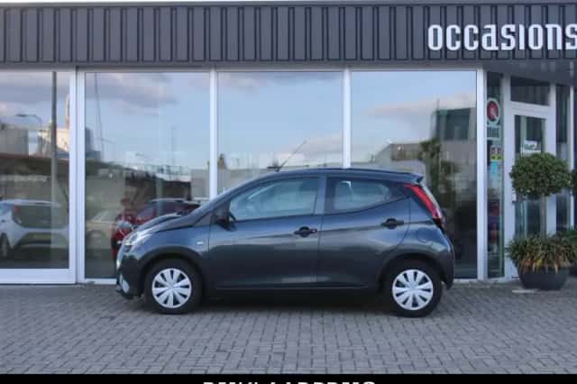 Toyota Aygo (2021) thumbnail 5