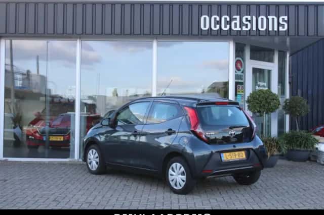 Toyota Aygo (2021) thumbnail 6