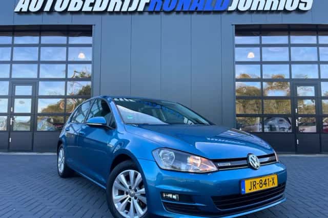 Volkswagen Golf (2016) thumbnail 1