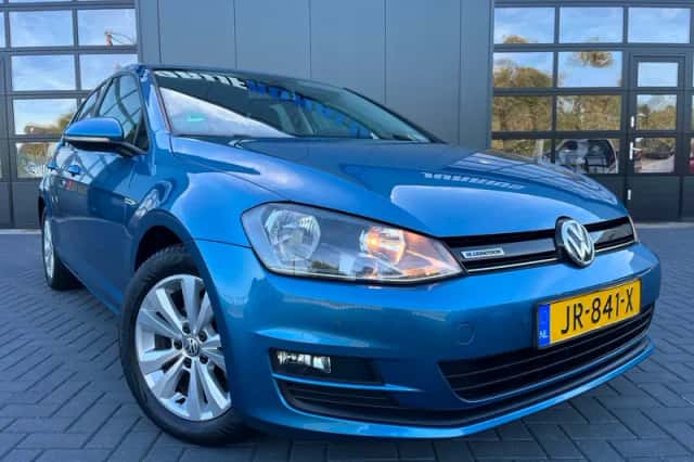 Volkswagen Golf (2016) thumbnail 4