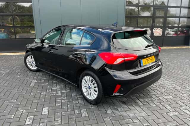 Ford Focus (2020) thumbnail 2
