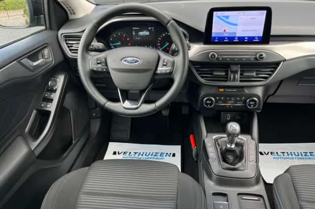 Ford Focus (2020) thumbnail 3