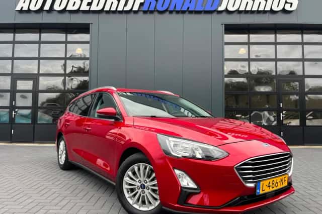 Ford Focus (2021) thumbnail 1