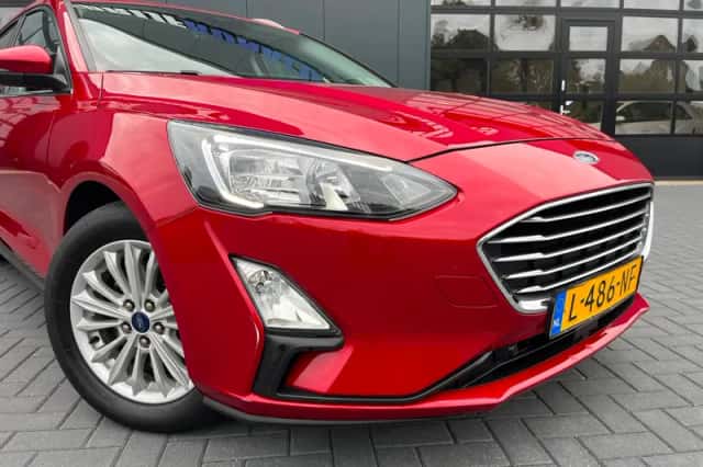 Ford Focus (2021) thumbnail 5