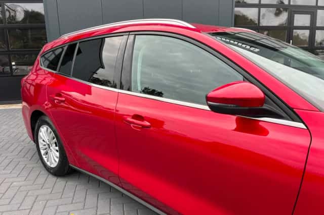 Ford Focus (2021) thumbnail 6