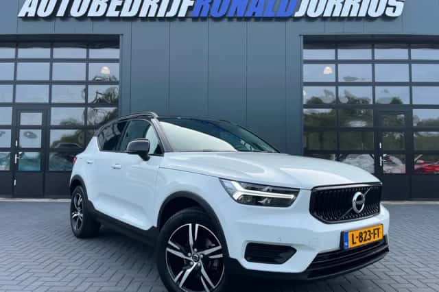 Volvo XC40 (2021) thumbnail 1
