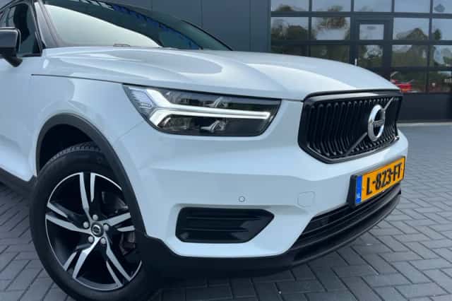 Volvo XC40 (2021) thumbnail 5