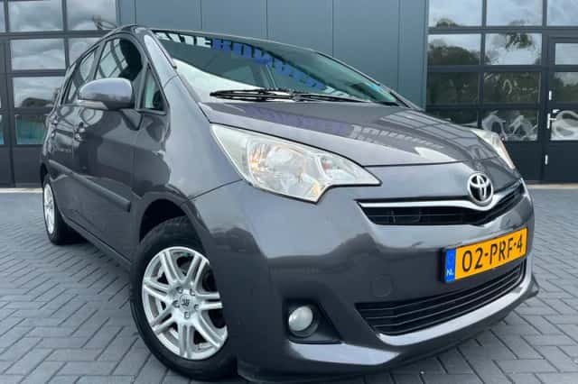 Toyota Verso-S (2011) thumbnail 4