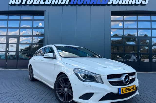 Mercedes-Benz CLA-Klasse (2016) thumbnail 1