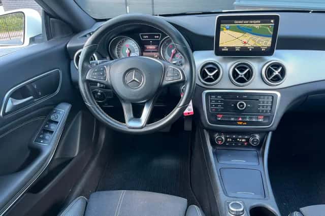 Mercedes-Benz CLA-Klasse (2016) thumbnail 3