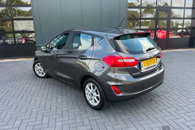 Ford Fiesta (2021) thumbnail 2