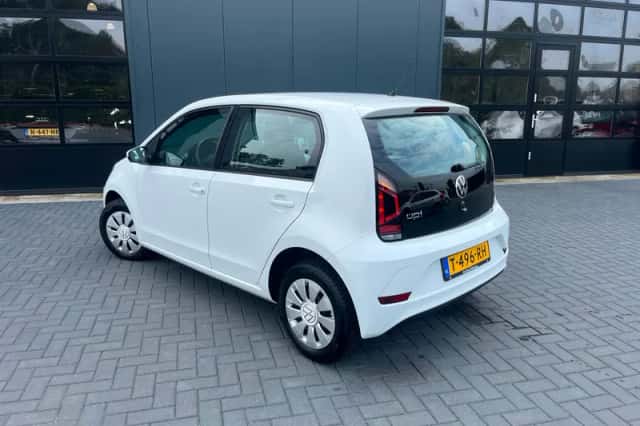 Volkswagen Up! (2023) thumbnail 2