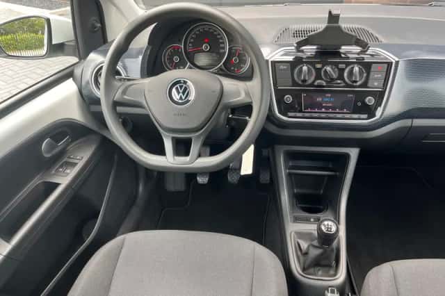 Volkswagen Up! (2023) thumbnail 3