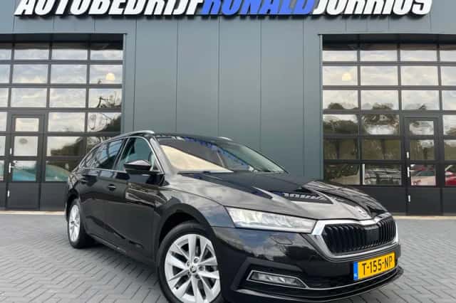Škoda Octavia (2023) thumbnail 1