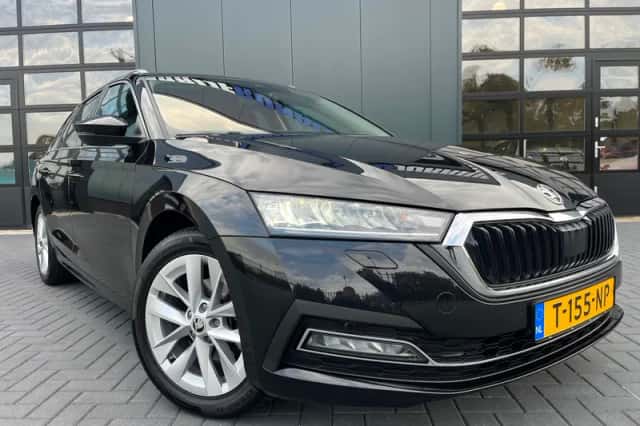 Škoda Octavia (2023) thumbnail 4