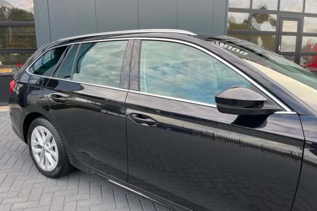 Škoda Octavia (2023) thumbnail 6