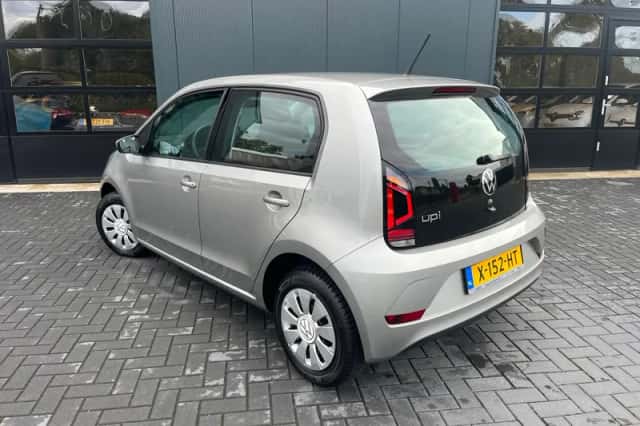 Volkswagen Up! (2023) thumbnail 2