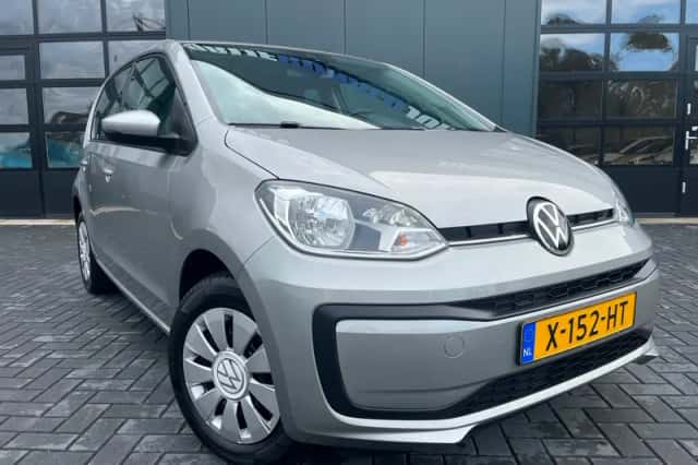 Volkswagen Up! (2023) thumbnail 4
