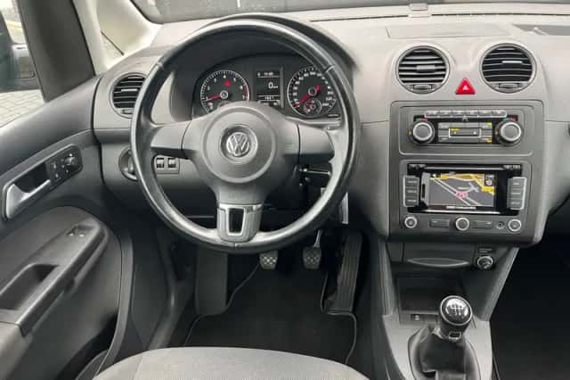 Volkswagen Caddy (2015) thumbnail 3