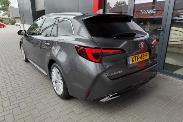 Toyota Corolla (2024) thumbnail 3