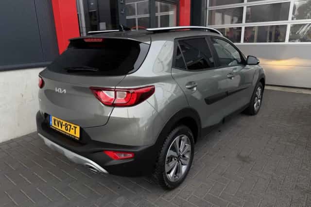 Kia Stonic (2023) thumbnail 6