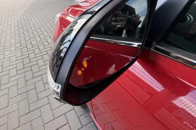 Kia Rio (2021) thumbnail 3