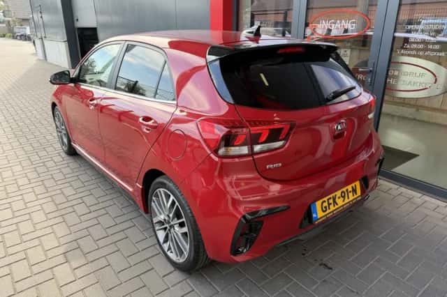 Kia Rio (2021) thumbnail 4
