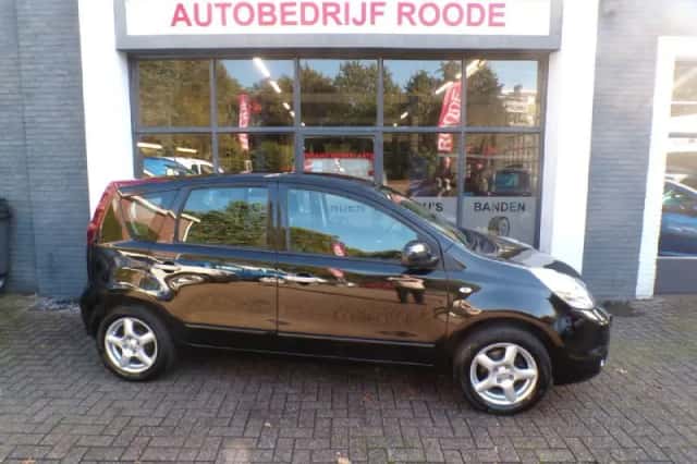 Nissan Note (2011) thumbnail 1
