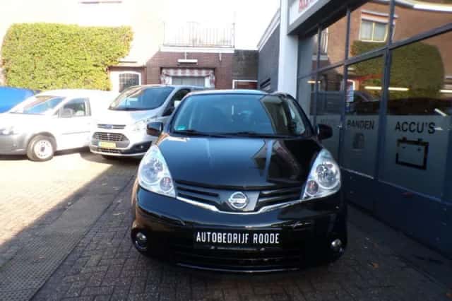 Nissan Note (2011) thumbnail 3
