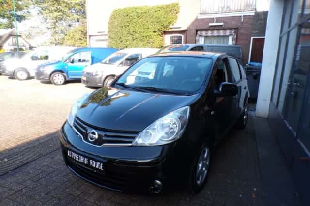 Nissan Note (2011) thumbnail 4