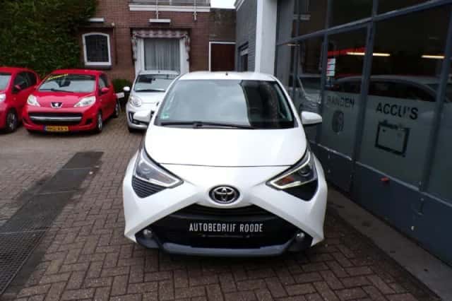 Toyota Aygo (2019) thumbnail 3