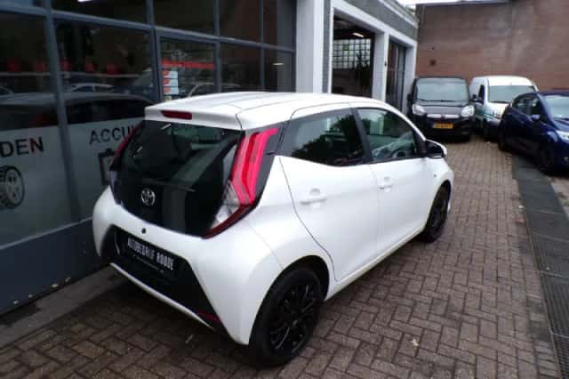 Toyota Aygo (2019) thumbnail 5
