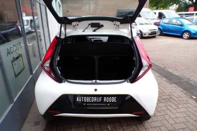 Toyota Aygo (2019) thumbnail 6