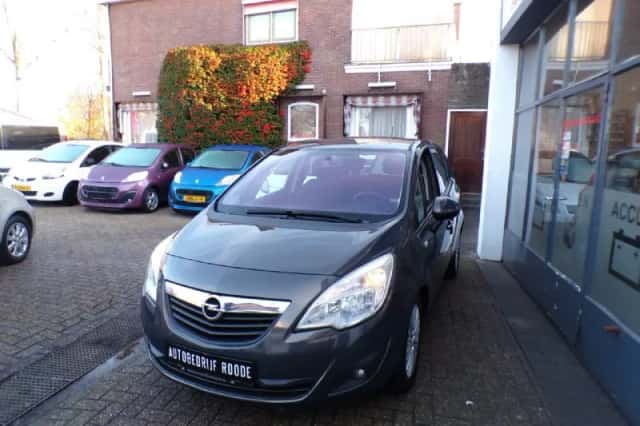 Opel Meriva (2013) thumbnail 4