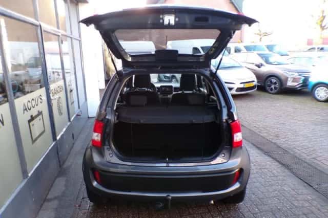 Suzuki Ignis (2018) thumbnail 6