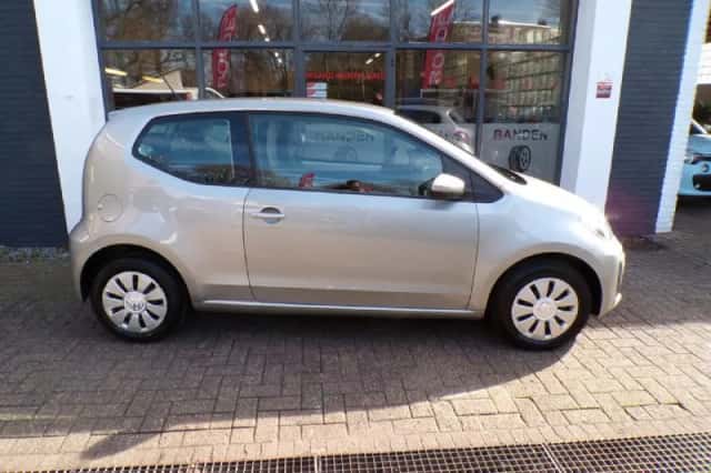 Volkswagen Up! (2018) thumbnail 4
