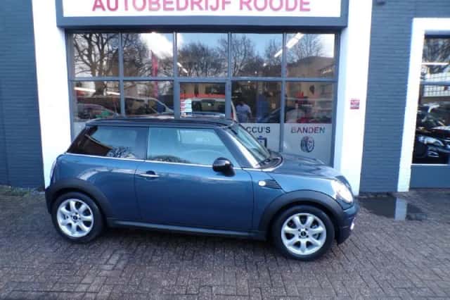 MINI Cooper (2009) thumbnail 1