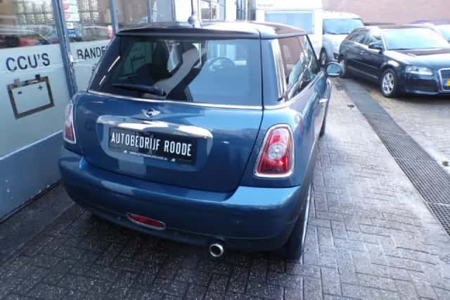 MINI Cooper (2009) thumbnail 5