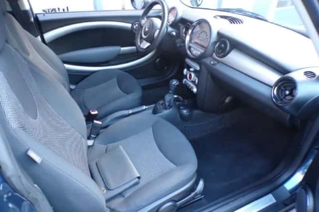 MINI Cooper (2009) thumbnail 6