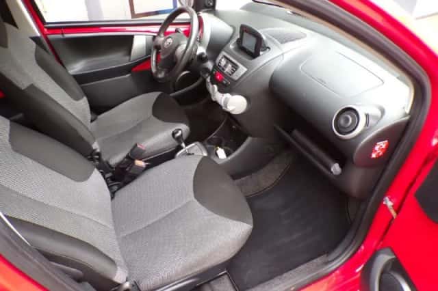 Toyota Aygo (2014) thumbnail 6