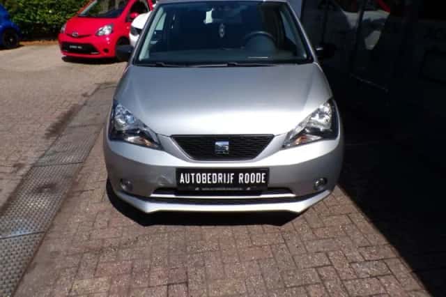 SEAT Mii (2017) thumbnail 3
