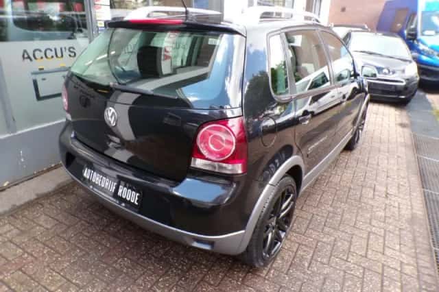 Volkswagen Polo (2008) thumbnail 5