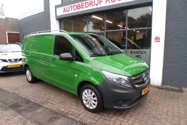 Mercedes-Benz Vito (2015) thumbnail 2