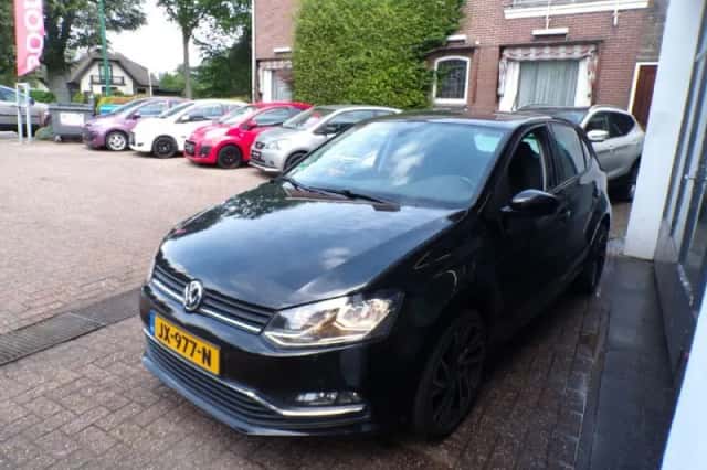 Volkswagen Polo (2016) thumbnail 3