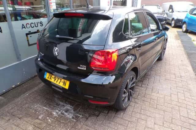 Volkswagen Polo (2016) thumbnail 5