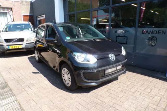 Volkswagen Up! (2016) thumbnail 2