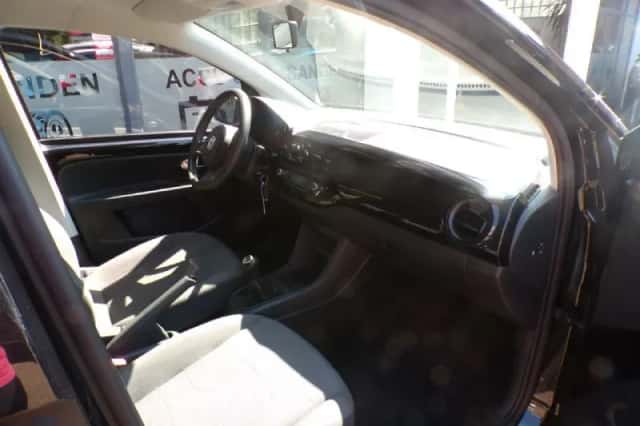 Volkswagen Up! (2016) thumbnail 5