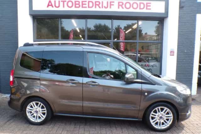 Ford Tourneo Courier (2019) thumbnail 1